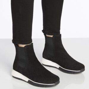 La Canadienne / Newport Black Suede Waterproof Chelsea ankle boot Bootie 7.5